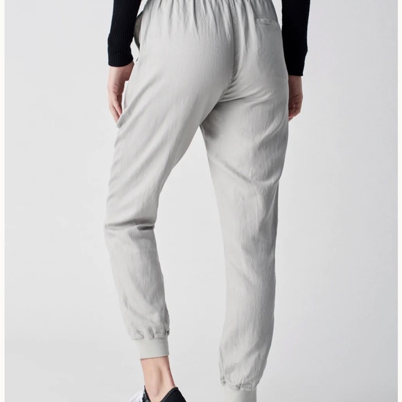 Faherty Arlie Day Pant Jogger Color: Stone Size: Large - Picture 5 of 6